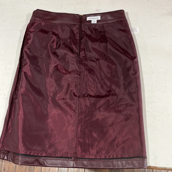 Liz Claiborne Burgundy Pencil Skirt in Imitation Leather size 6 - Picture 7 of 9
